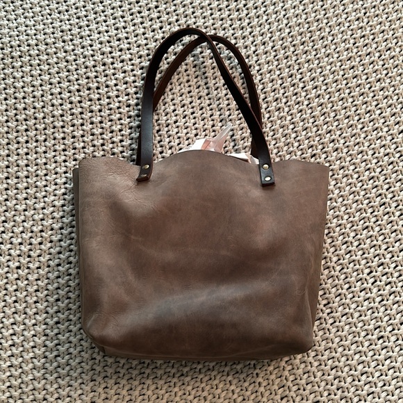 Portland leather goods large tote, true unicorn color groupie gray. 🦄 - Picture 2 of 15
